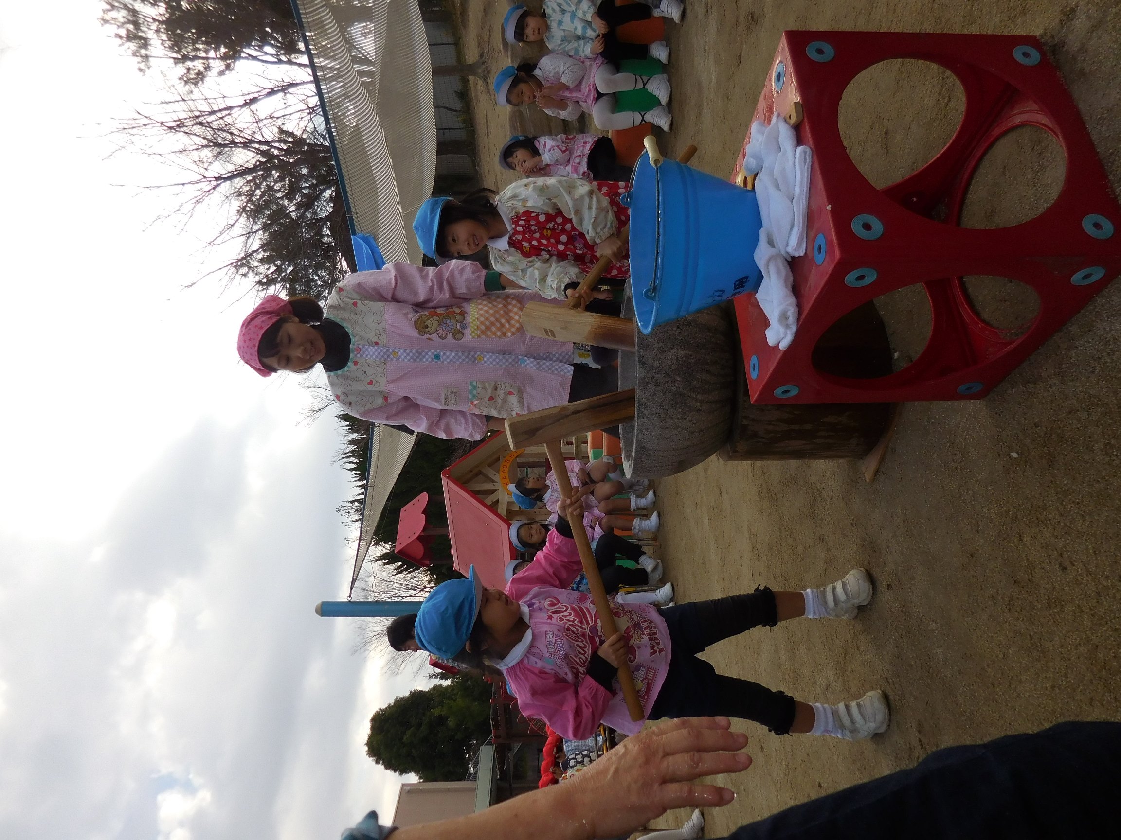 おもちつきが行われました☆:画像２