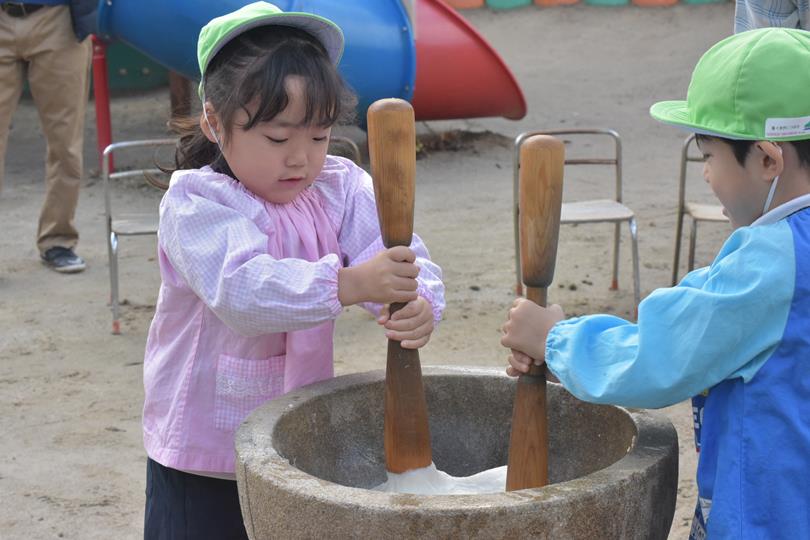 今日はおもちつきをしました♡