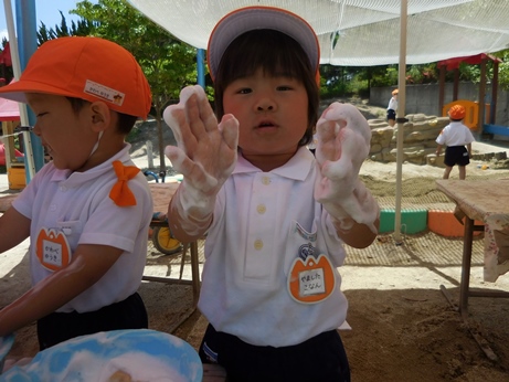 せっけん遊びをしたよ（ちゅうりっぷ組）♪