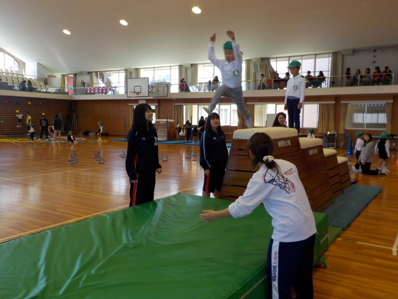 運動遊び（さくら組・すずらん組）