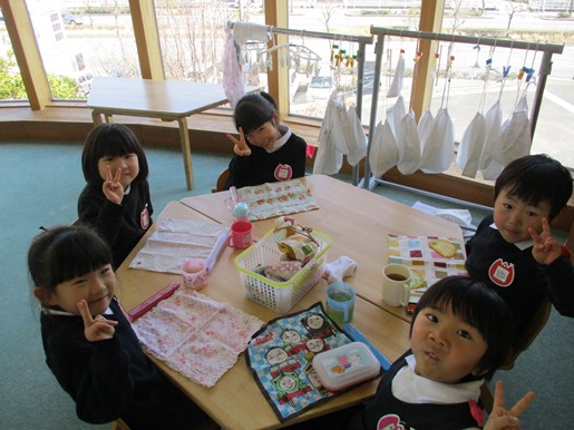 さくら組♡つばき組 交流給食したよ!:画像1