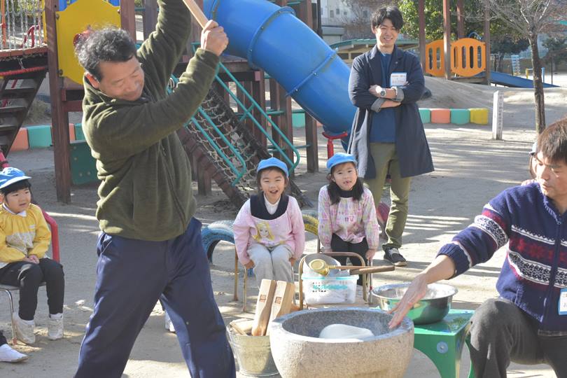 今日はおもちつきをしました♡:画像１