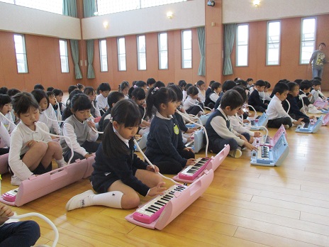 器楽遊びが行われました☆:画像２