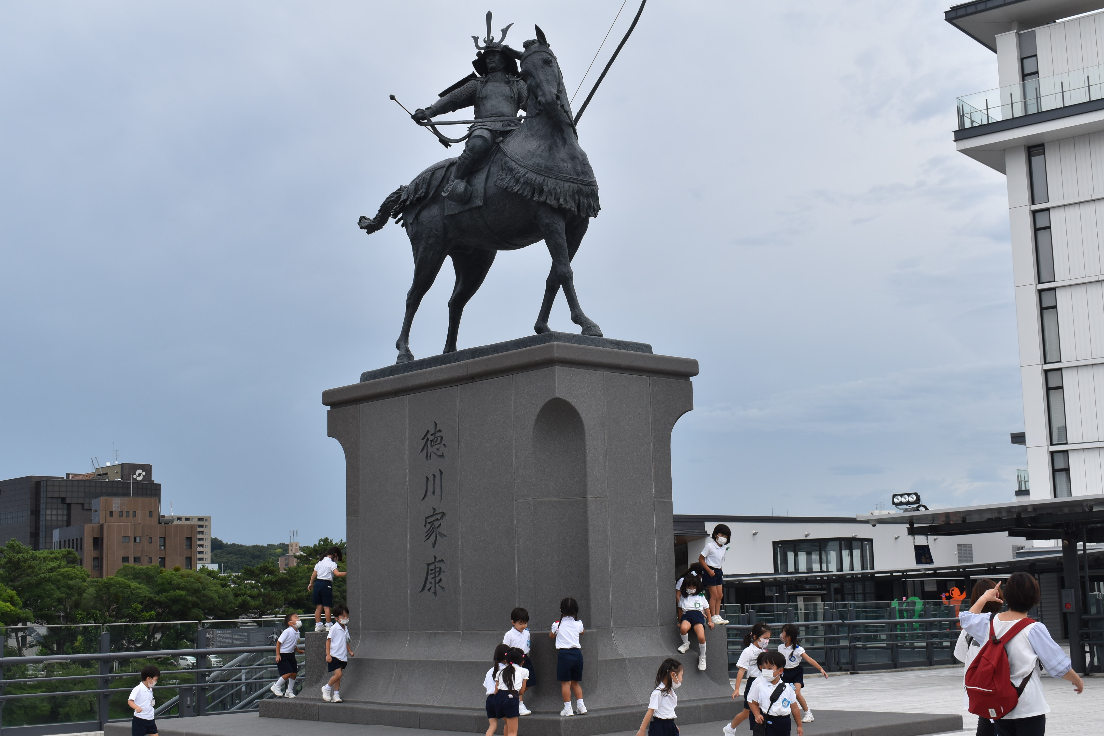 新しい幼稚園バスが来ました！！