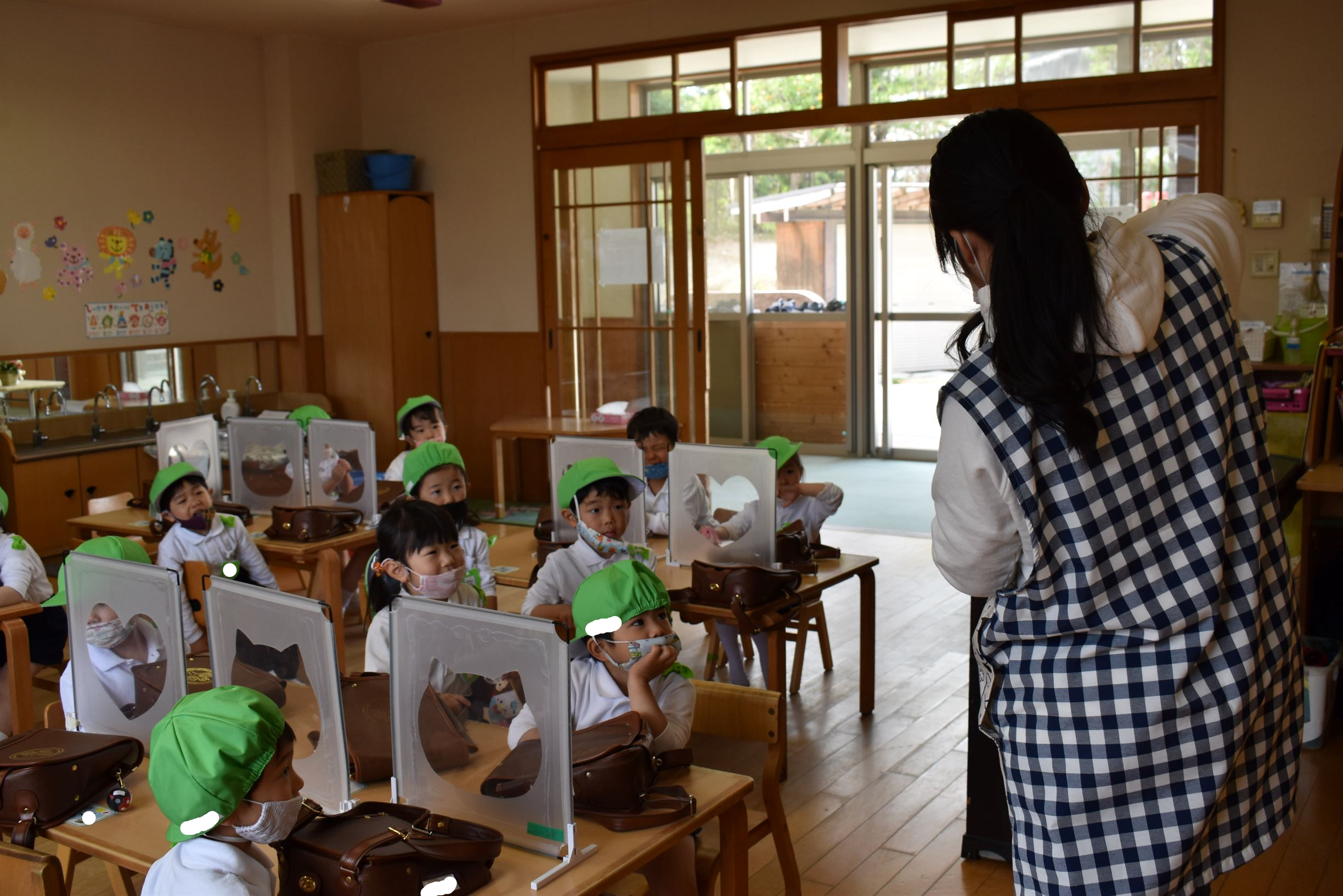 入園３日目　楽しいこと見ーつけた！