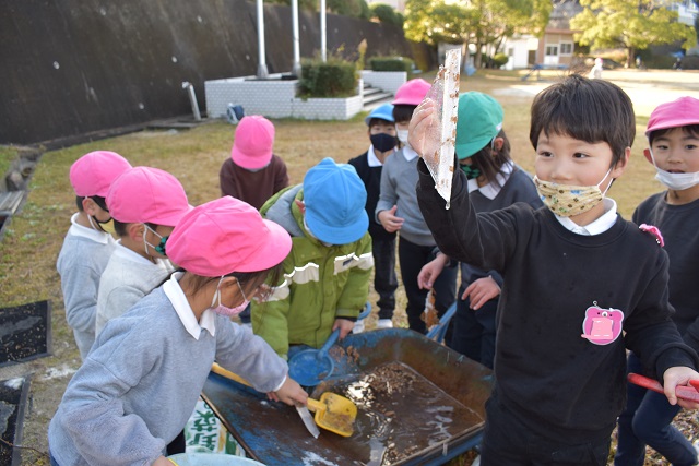 雪や氷の感触を味わいました:画像１