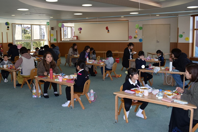 １２月生まれの子の誕生会がありました☆:画像６