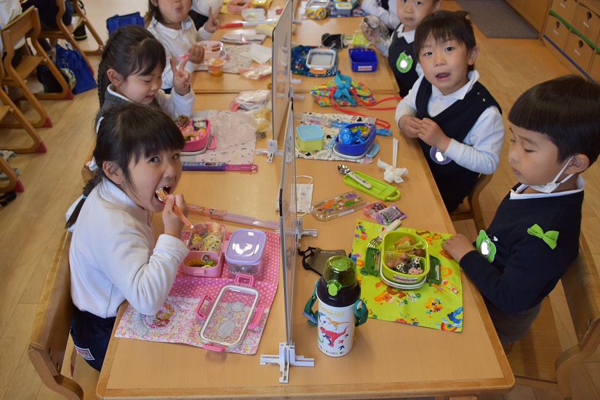 一緒にお弁当を食べたよ！（年少）