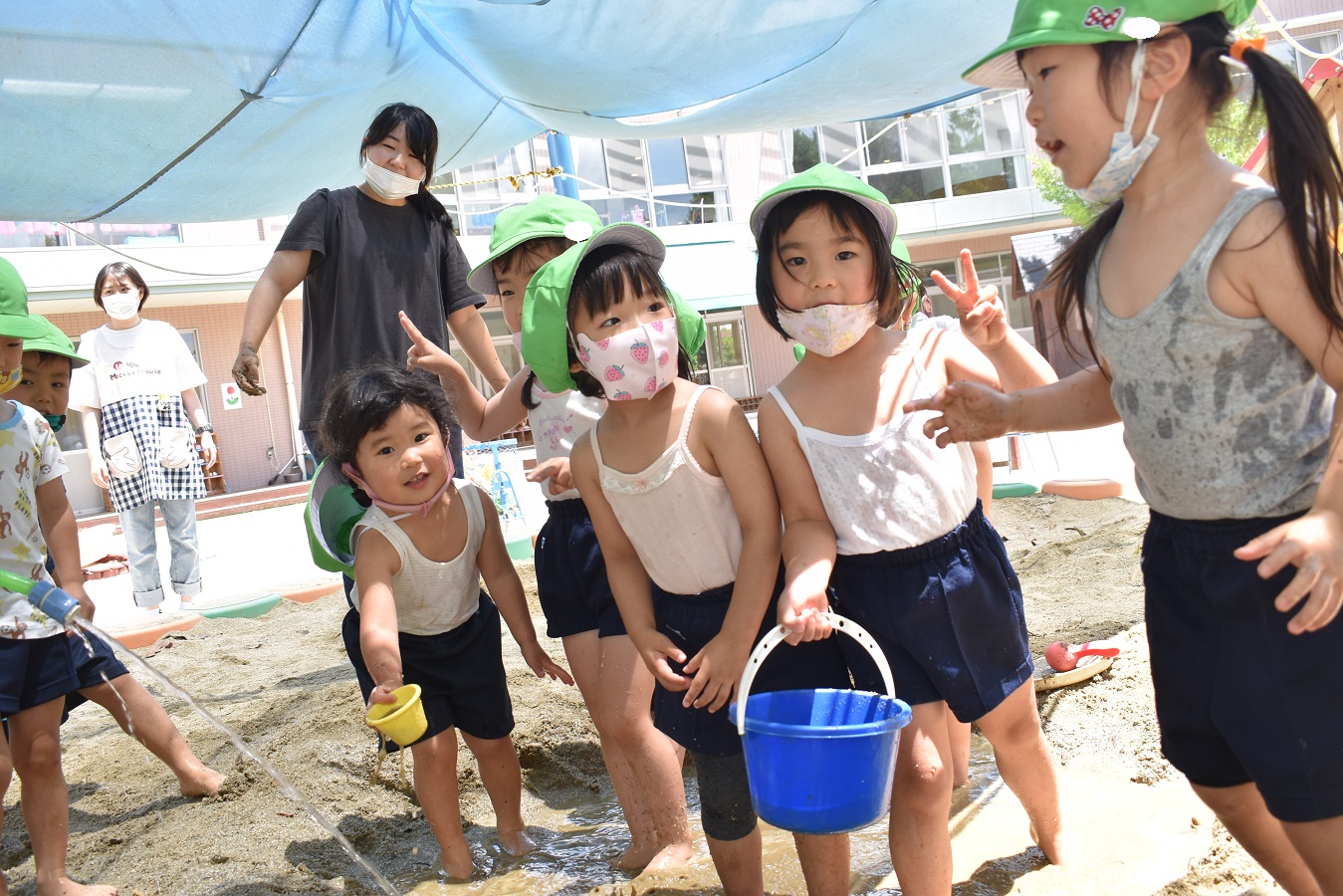泥んこ遊びをしたよ♪(たんぽぽ組)