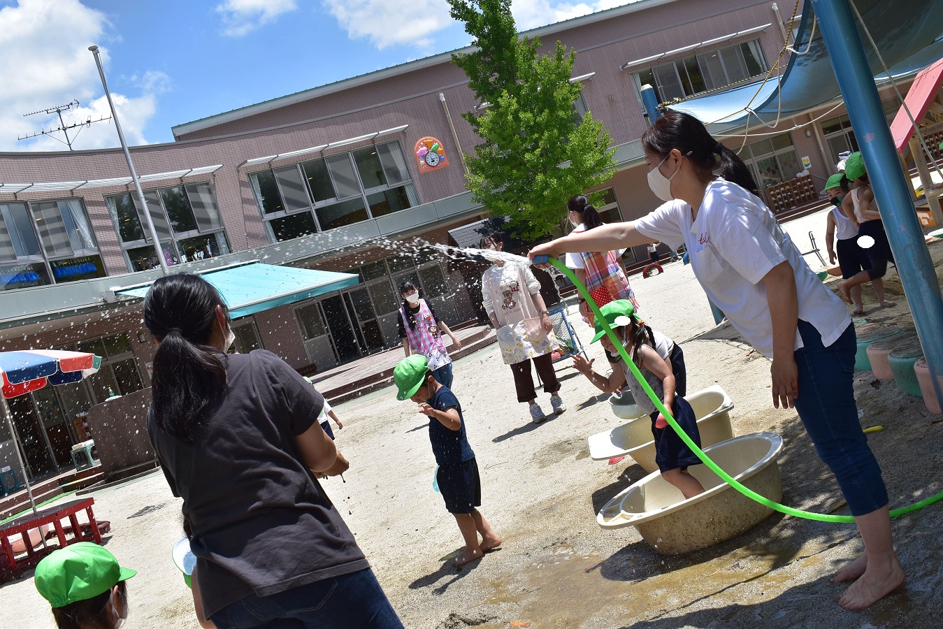 泥んこ遊びをしたよ♪(たんぽぽ組):画像4
