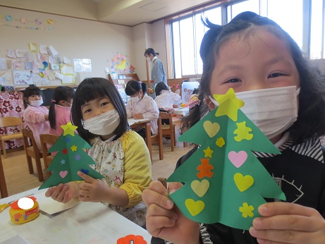 大学のお姉さん達と製作をしたよ♪（年中）:画像４