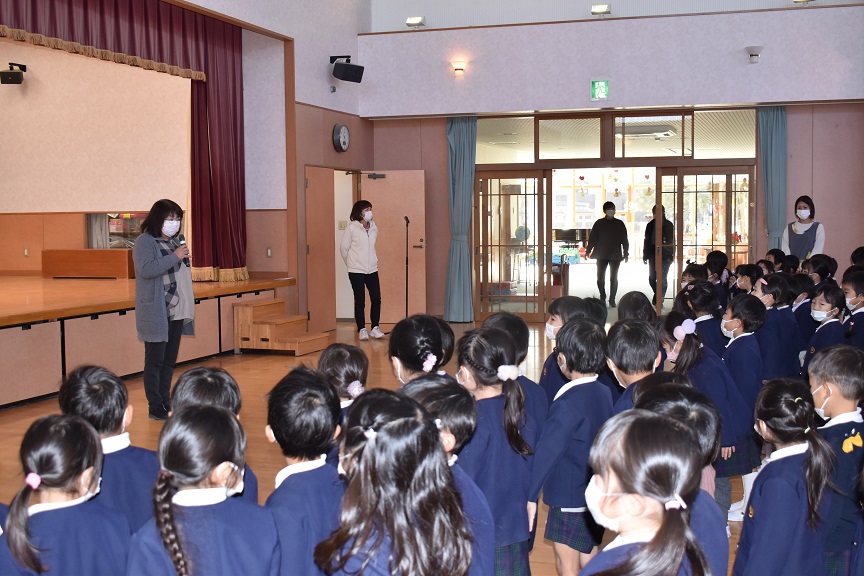 二学期の終業式が行われました（もも組・年少・年中）:画像３