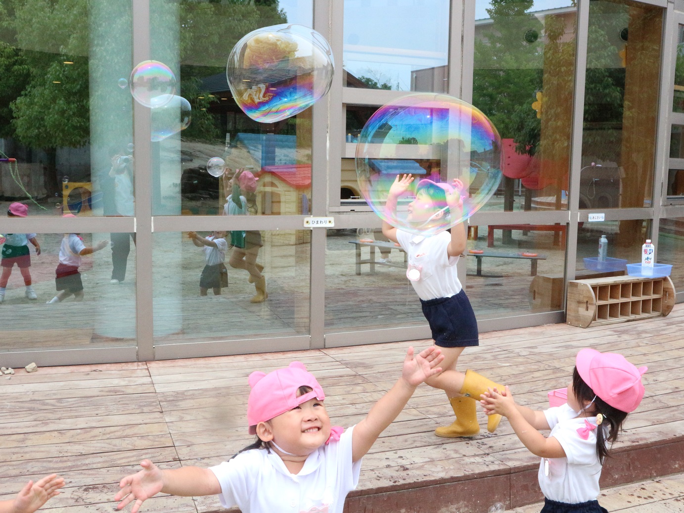 しゃぼん玉で遊びました♡(満３もも組):画像６