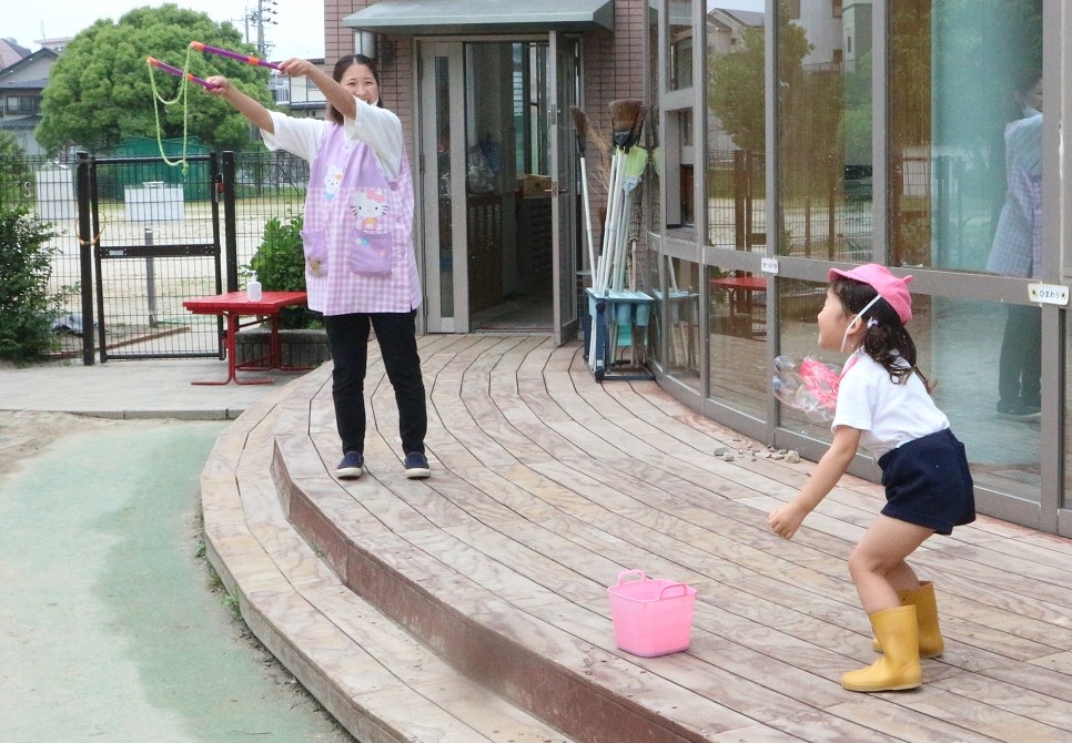 しゃぼん玉で遊びました♡(満３もも組):画像４