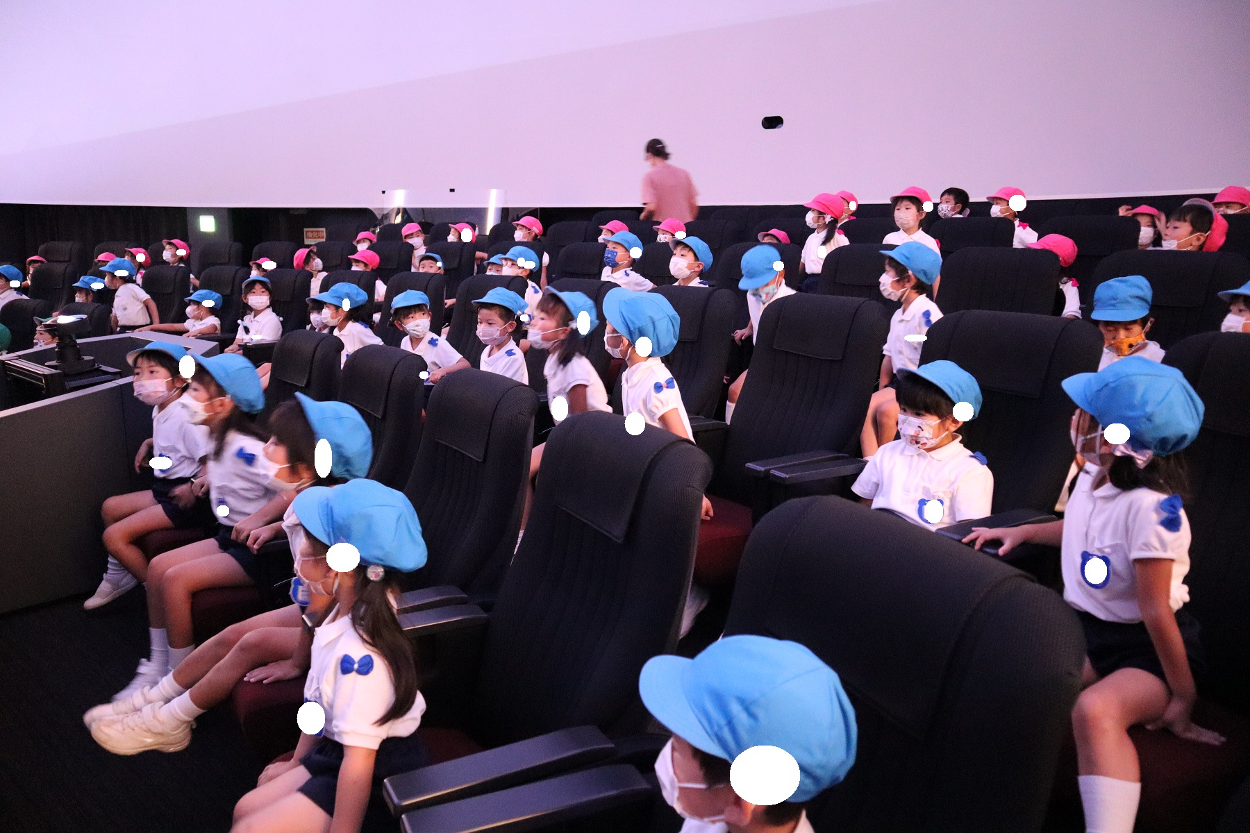 年長児がプラネタリウムに行きました★