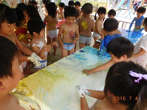 フィンガーペインティング♡（年中）