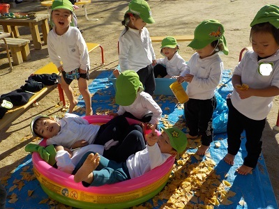 体育館で運動遊びをしたよ☆ 年少:画像3