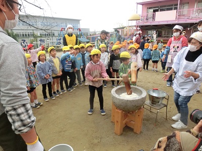 餅つき会がありました☆☆:画像3