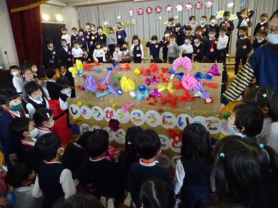 年長さんにプレゼントを渡したよ♪(年中):画像4