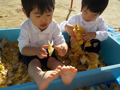 落ち葉温泉気持ちいいね♪(満3歳児ことり組):画像4
