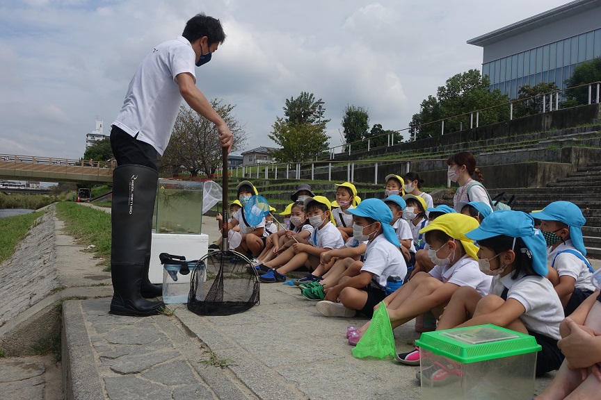 伊賀川でお魚教室があったよ★（年長）