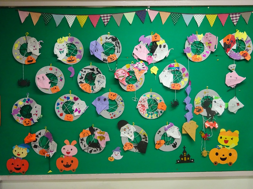 保育参観でハロウィンリース作り☆(年長):画像4