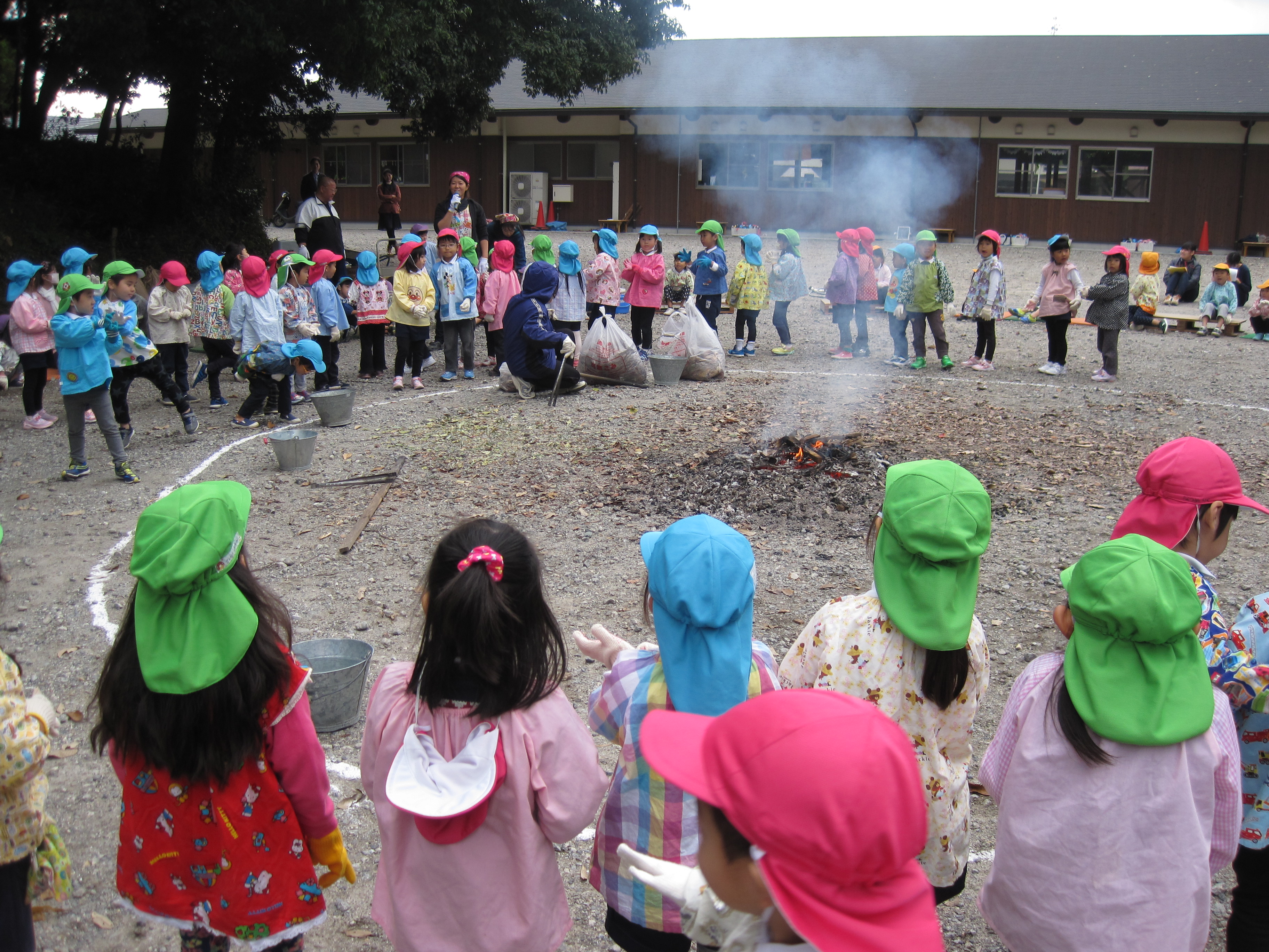 楽しかったね！焼き芋パーティー！！年中・年長♪