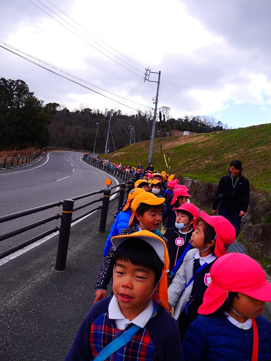 年長・年中さんでお散歩♪