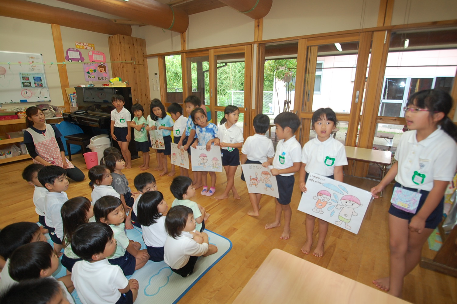 プール遊び、楽しみだね♪年少