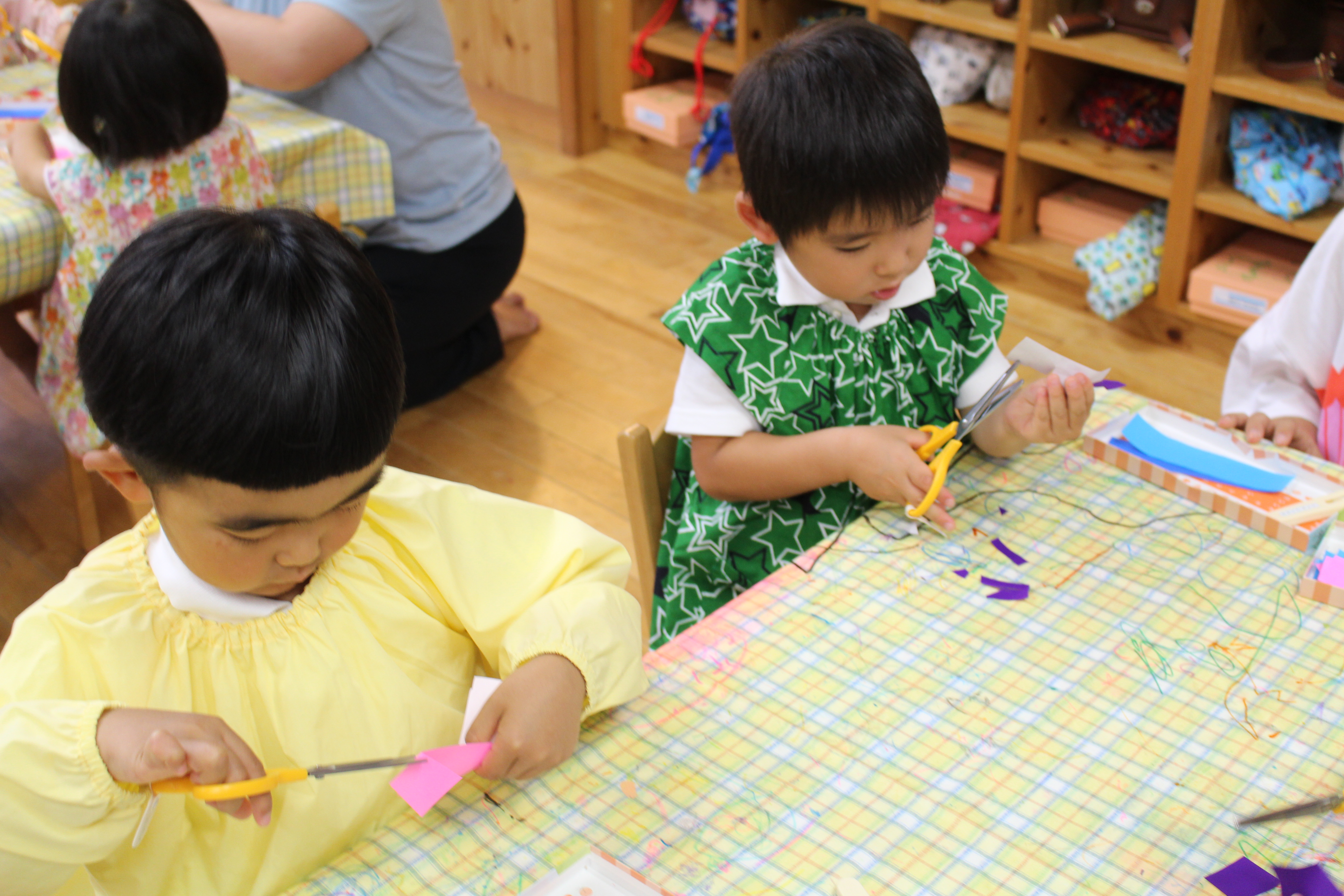ハサミを使って・・♪年少:画像２