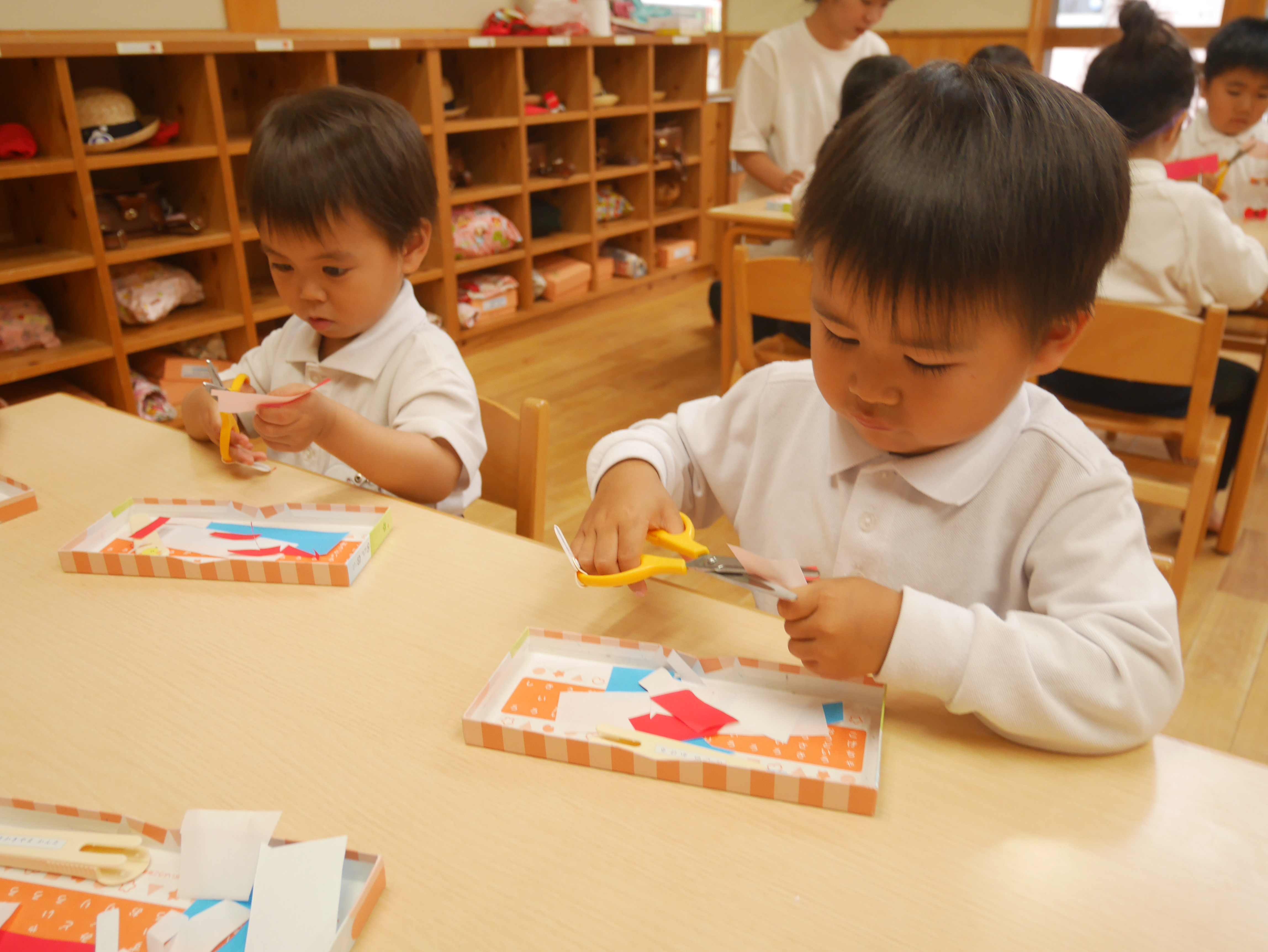 ハサミを使って・・♪年少:画像３