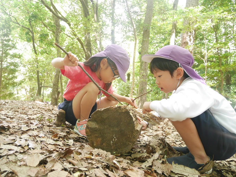 ★園舎裏で遊んだよ★年長:画像2