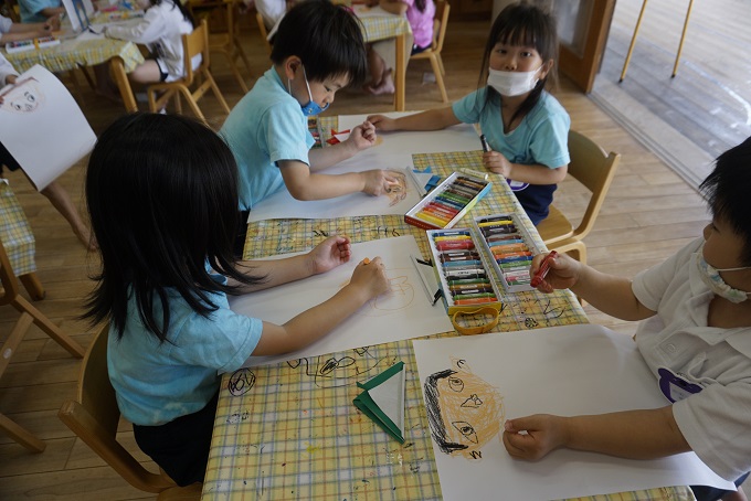 秋の自然物を使って遊びを楽しんでいます(^^)/　♡年少♡