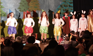 期間中、公演を重ねるごとに、セリフや演技が上達し、実践力が磨かれていきます。