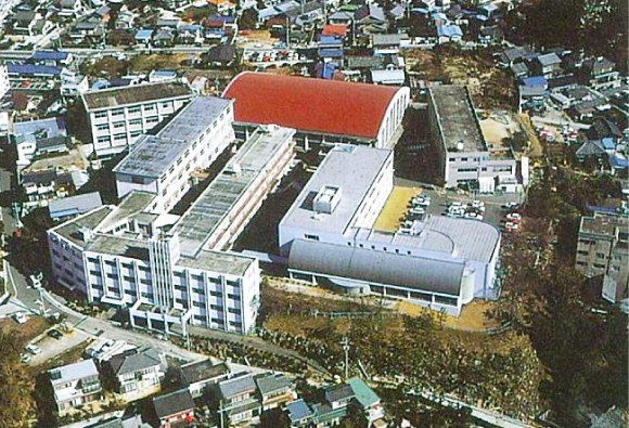 1986年  経営実務科開設